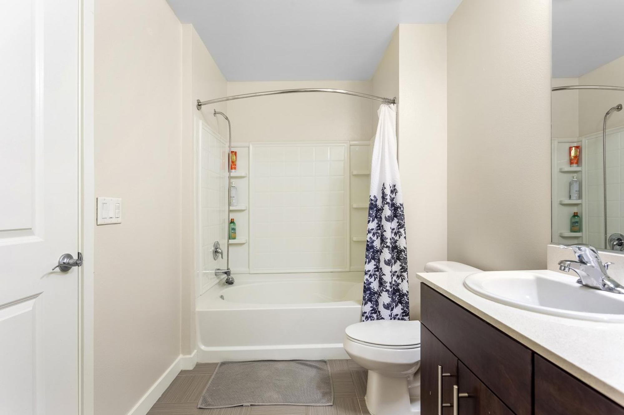 Luxury 2 Bedroom 2 Bathroom With Fitness Center And Pool Лос-Анджелес Экстерьер фото